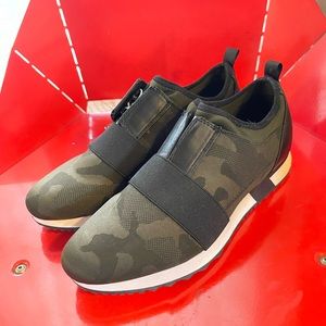 Steve Madden sneakers